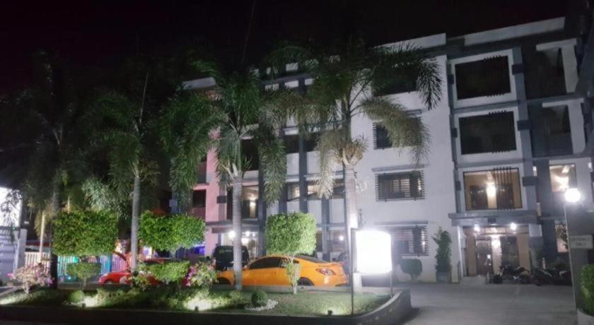 Super Oyo Capital O 786 Kwe Hotel And Resort Angeles Esterno foto